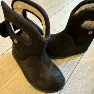 BOGS BOOTS toddler size 8